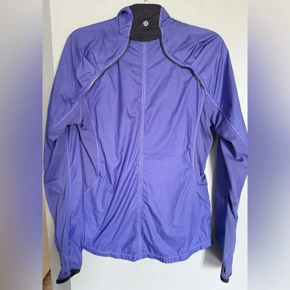 Lululemon Run: Essential Jacket - Picture 6 of 10